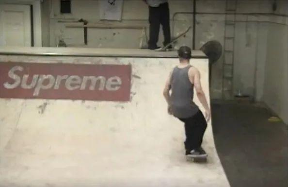 发源自滑板文化的Supreme。(图/Supreme官网)